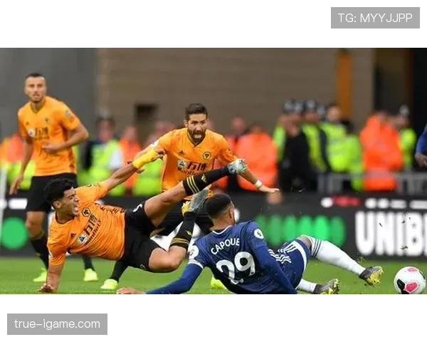 狼队进攻新套路曝光，战术灵活成状态回暖关键，争冠前景引热议