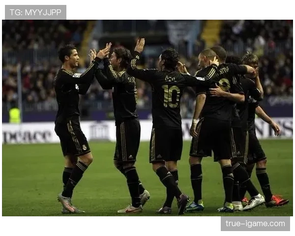 阿尔卡塞尔连续助攻状态火热，助球队强势冲击联赛冠军