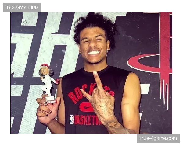 杰伦·格林无球跑动效率提升，拉开空间能力改变火箭进攻结构