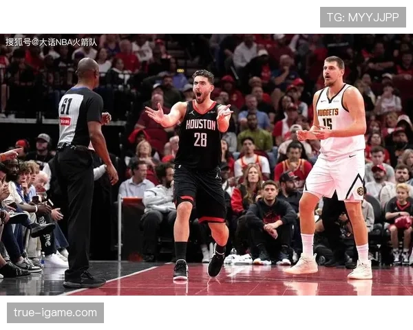 大卫·罗宾逊内线挡拆频频制造包夹压制对手防守效率提升明显